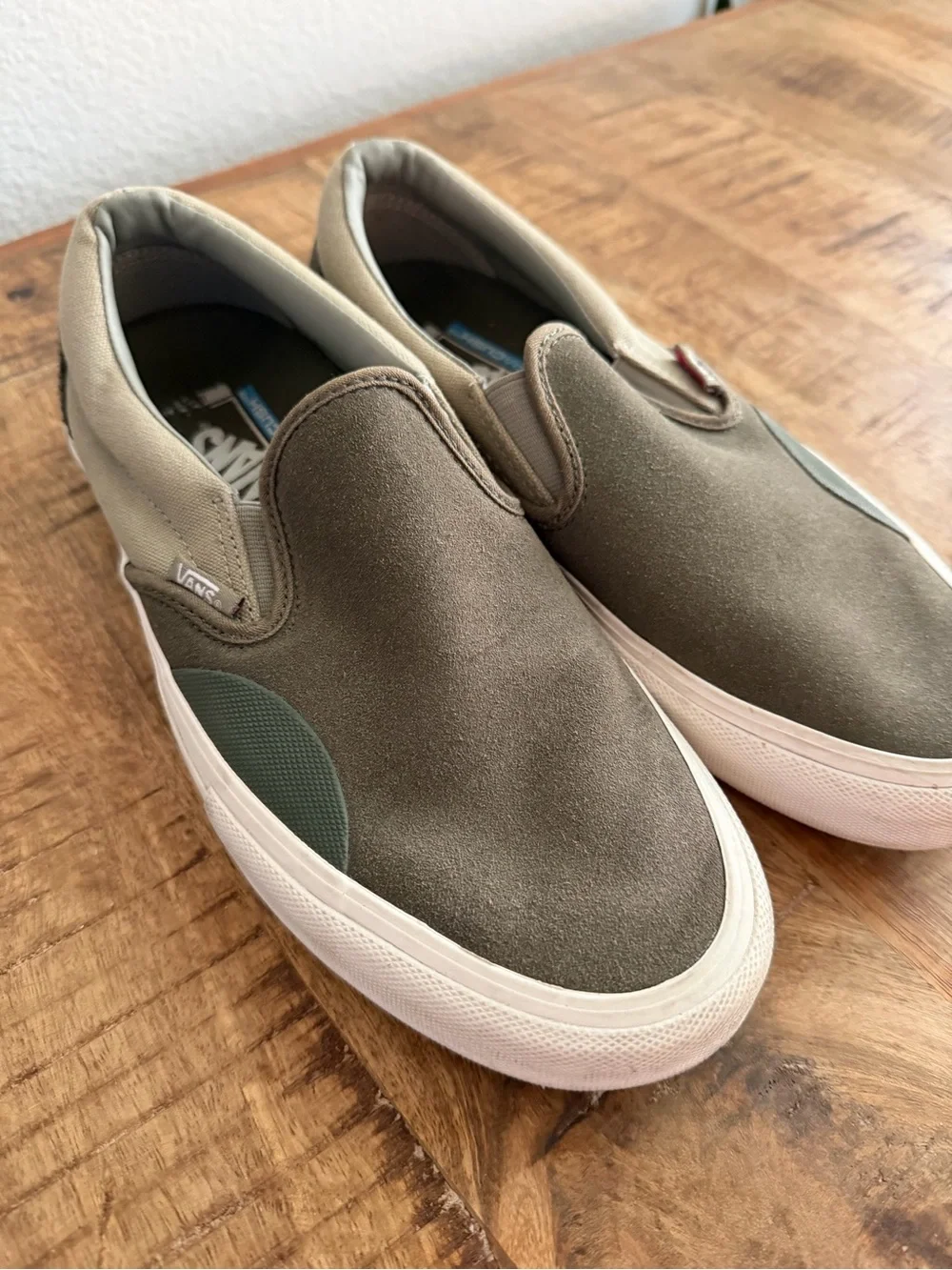 Vans Slip-On UltraCush Olive Green Suede Canvas Sneakers Men’s 8 Women’s 9.5